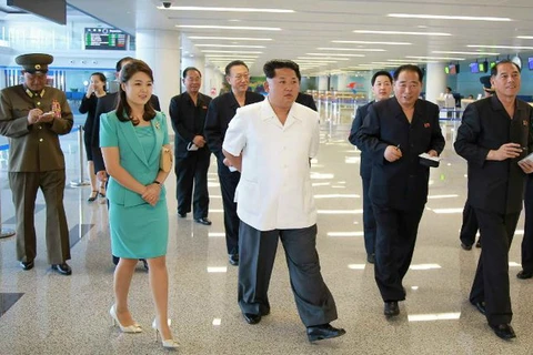 Nhà lãnh đạo Triều Tiên Kim Jong Un đi khảo sát nhà ga số 2 của sân bay quốc tế Bình Nhưỡng. (Nguồn: KCNA)