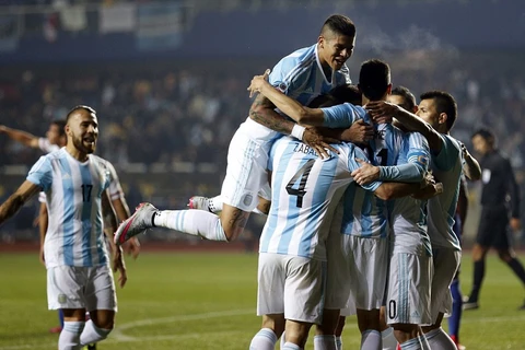 Niềm vui của các cầu thủ Argentina. (Nguồn: AP)
