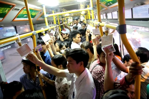 Hà Nam: Xử lý lái xe buýt từ chối hành khách là người tàn tật