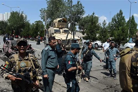 Nhiều chốt an ninh Afghanistan bị tấn công, 30 cảnh sát thiệt mạng
