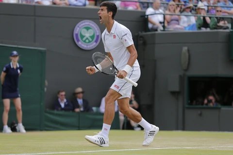 Djokovic giành chiến thắng khó khăn. (Nguồn: Guardian)