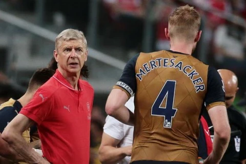 HLV Wenger bất ngờ về đội Singapore. (Nguồn: Reuters)