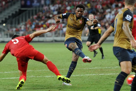 Akpom đã lập hat-trick vào lưới Singapore. (Nguồn: Arsenal.com)