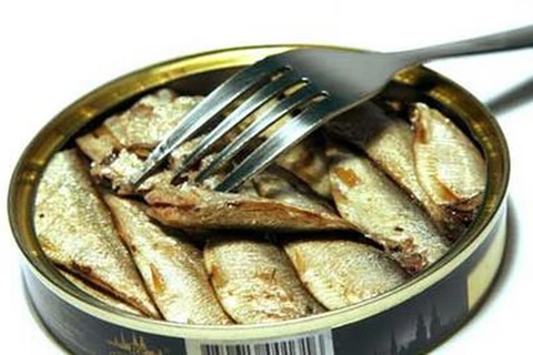 Nga cấm nhập khẩu cá đóng hộp từ Latvia. (Nguồn: segodnya)