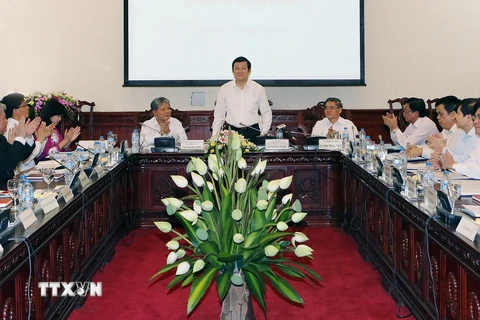 Chủ tịch nước Trương tấn Sang làm việc với Bộ Tư pháp về công tác thi hành án dân sự. (Ảnh: Nguyễn Khang/TTXVN)