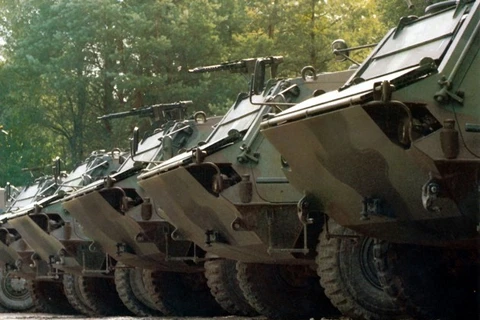Đức chuyển giao 12 xe thiết giáp Fuchs cho Kuwait. (Nguồn: warwheels)