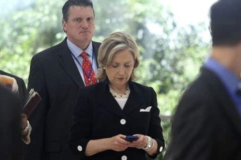 305 thư điện tử của bà Hillary thuộc diện cần điều tra. (Nguồn: AP)