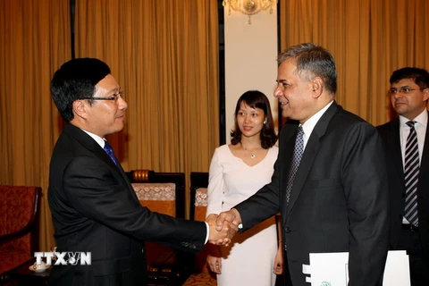 Phó Thủ tướng, Bộ trưởng Ngoại giao Phạm Bình Minh tiếp Thứ trưởng Ngoại giao Pakistan . (Ảnh: Phạm Kiên/TTXVN)