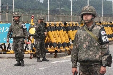 Binh sỹ Hàn Quốc gần khu vực giao tranh. (Nguồn: AP)