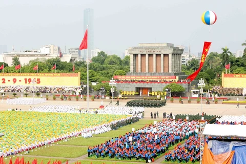 Toàn cảnh Lễ míttinh, diễu binh, diễu hành cấp Quốc gia tại Quảng trường Ba Đình. (Ảnh: TTXVN)