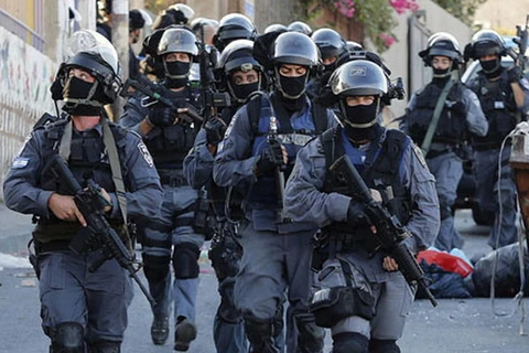 Lực lượng cảnh sát Israel tại thánh đường Al-Aqsa ở Jerusalem. (Nguồn: worldbulletin)