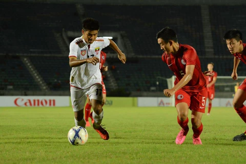 U19 Myanmar (áo trắng) ngược dòng đánh bại U19 Hong Kong. (Nguồn: MFF)