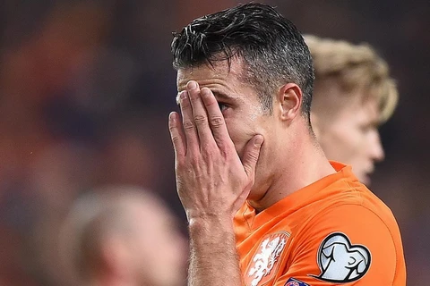 Robin van Persie đá phản lưới nhà. (Nguồn: AFP/Getty Images)