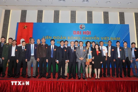 Ban chấp hành Liên đoàn Bóng chuyền Việt Nam nhiệm kỳ 2015-2019 ra mắt. (Ảnh: Quốc Khánh​/TTXVN)