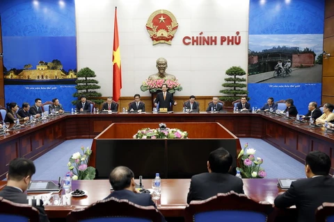 Thủ tướng Nguyễn Tấn Dũng gặp gỡ các doanh nghiệp. (Ảnh: Đức Tám/TTXVN)