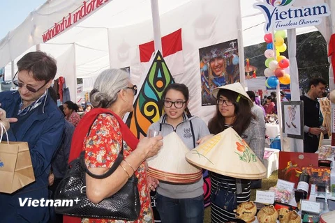 Gian hàng của Việt Nam tại hội chợ. (Ảnh: Huy Bình/Viertnam+)