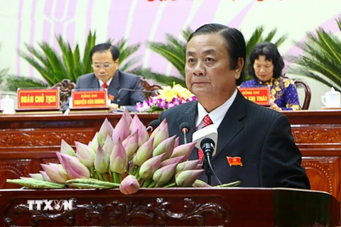 Ông Lê Minh Hoan phát biểu tại phiên bế mạc Đại hội đại biểu Đảng bộ tỉnh Đồng Tháp lần thứ X. (Ảnh: Văn Trí/TTXVN)
