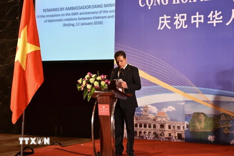 Đại sứ Việt Nam tại Trung Quốc Đặng Minh Khôi phát biểu tại buổi chiêu đãi. (Ảnh: TTXVN)