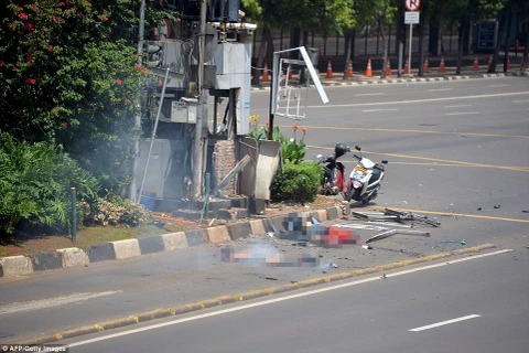 Hiện trường vụ tấn công khủng bố ở Jakarta hôm 14/1. (Nguồn: AFP/Getty Images)