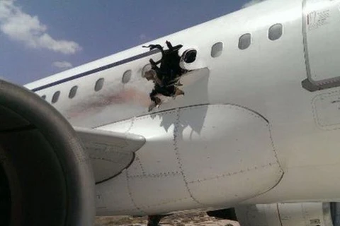 Máy bay bi đánh bom ở Somalia. (Nguồn: bbc)