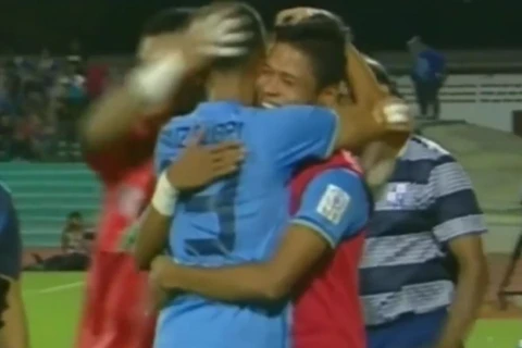 Faiz Subri ăn mừng bàn thắng cùng đồng đội. (Nguồn: YouTube)