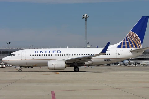 Các ngư dân được đưa về nước bằng máy bay của United Airlines. (Ảnh minh họa: AP)
