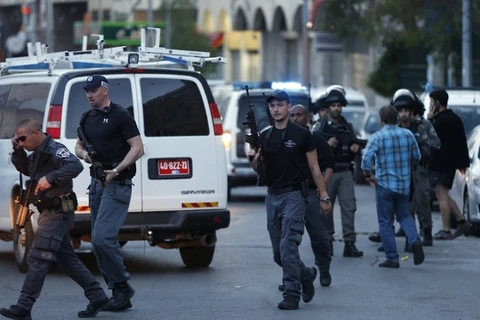 Cảnh sát có mặt tại hiện trường vụ tấn công khủng bố. (Nguồn: AFP)