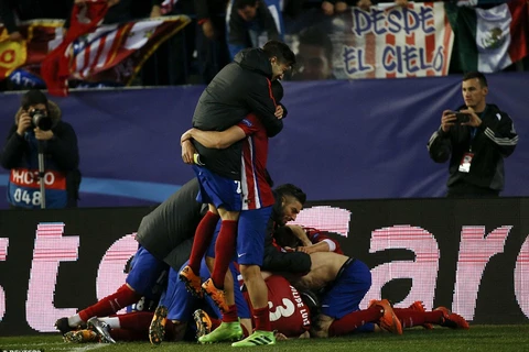 Niềm vui của các cầu thủ Atletico sau chiến thắng. (Nguồn: Reuters)