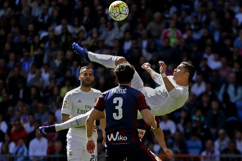 Ronaldo góp công lớn giúp Real Madrid hủy diệt Eibar. (Nguồn: AP)