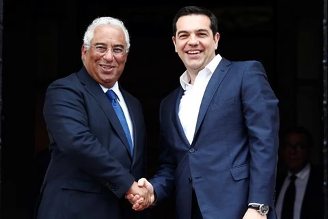 Thủ tướng Hy Lạp Alexis Tsipras và người đồng cấp Bồ Đào Nha Antonio Costa. (Nguồn: AP)