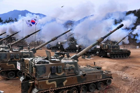 Hàn Quốc sử dụng pháo tự hành K9 khi tập trận. (Nguồn: rt.com)