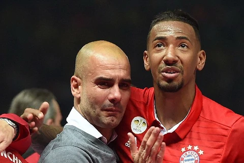 Pep Guardiola rơi lệ sau trận đấu chia tay Bayern. (Nguồn: AFP/Getty Images)
