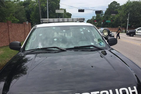Đối tượng nã đạn bắn chết một người đang ngồi trong xe ôtô. (Nguồn: abcnews)