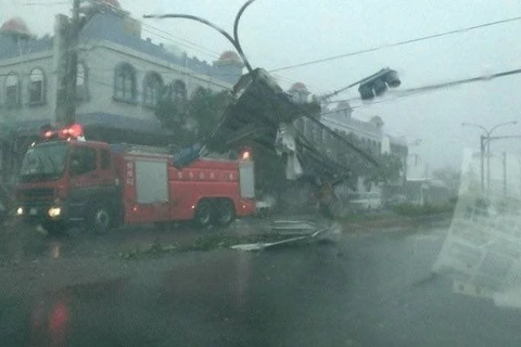 Siêu bão Nepartak đã đổ bộ vào huyện Đài Trung, miền Đông vùng lãnh thổ Đài Loan (Trung Quốc). (Nguồn: QQ)