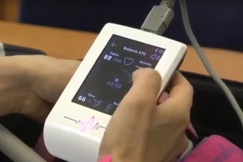 Chế tạo thành công thiết bị cầm tay theo dõi sức khỏe thai nhi