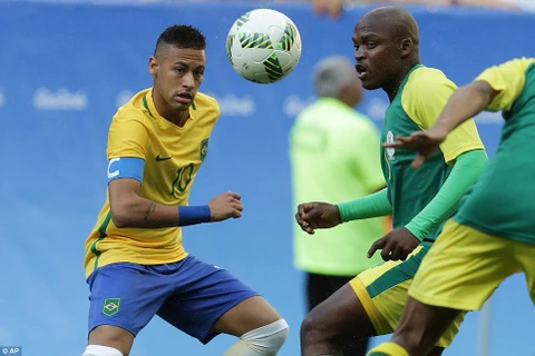 Neymar (áo vàng) không thể giúp U23 Brazil giành chiến thắng. (Nguồn: AP)