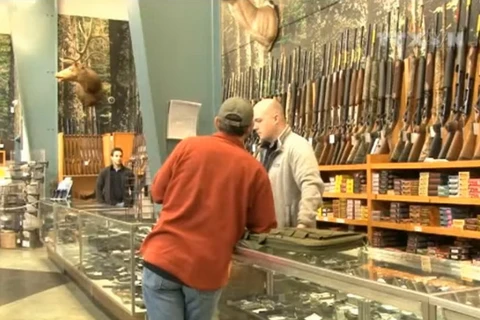 Một cửa hàng bán súng ở Mỹ.