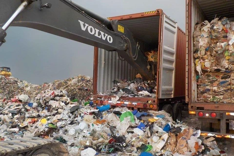 Các container rác thải. (Nguồn: ABS-CBN News)