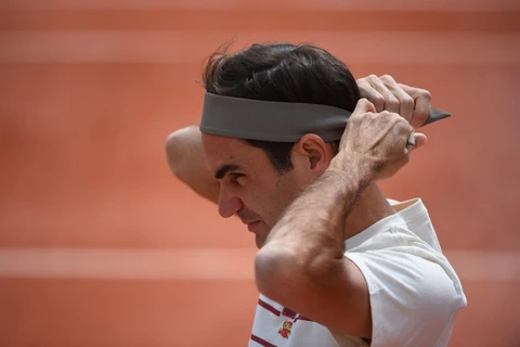 Federer trên sân tập Philippe Chatrier. (Nguồn: Roland Garros)