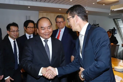 Thủ tướng Nguyễn Xuân Phúc tiếp lãnh đạo một số công ty hàng đầu của Na Uy. (Ảnh: Thống Nhất/TTXVN)