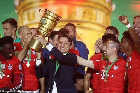 Niko Kovac hai năm liên tiếp giành Cúp Quốc gia Đức với hai đội bóng khác nhau.