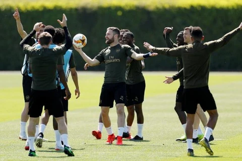 Các cầu thủ Arsenal tập luyện. (Nguồn: Reuters)