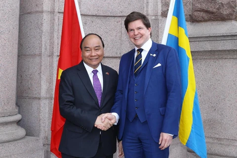 Thủ tướng Nguyễn Xuân Phúc đã có cuộc gặp với Chủ tịch Quốc hội Thụy Điển Andreas Norlen. (Ảnh: Ảnh: Thống Nhất/TTXVN)