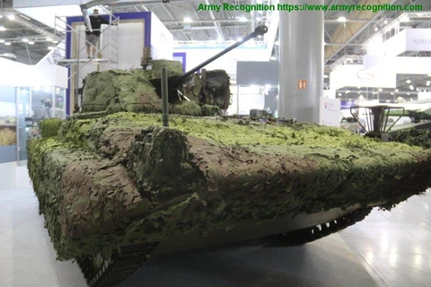 Triển lãm vũ khí, phương tiện chiến đấu lớn nhất Trung-Đông Âu