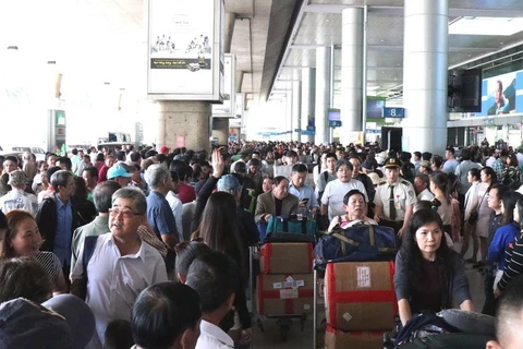 Sân bay Tân Sơn Nhất dừng phát thanh thông tin chuyến bay