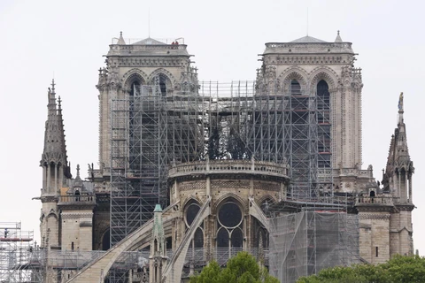 Nhà thờ Đức Bà Paris bị phá hủy một phần sau vụ hỏa hoạn, ngày 16/4/2019. (Ảnh: THX/TTXVN)