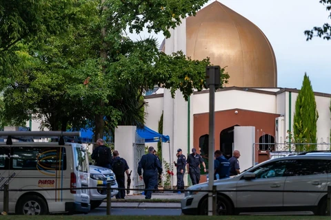 Cảnh sát được triển khai tại hiện trường vụ xả súng ở Christchurch, New Zealand, ngày 16/3. (Ảnh: THX/TTXVN)