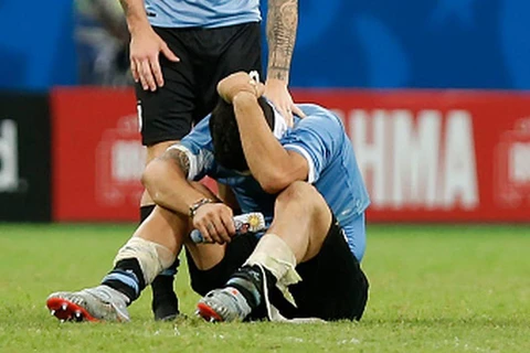 Luis Suarez khóc sau khi đội nhà bị loại. (Nguồn: Getty Images)