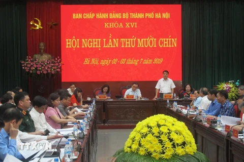 Ủy viên Trung ương Đảng, Phó Bí thư Thành ủy, Chủ tịch UBND thành phố Hà Nội Nguyễn Đức Chung phát biểu tại hội nghị. (Ảnh: Nguyễn Thắng/TTXVN)