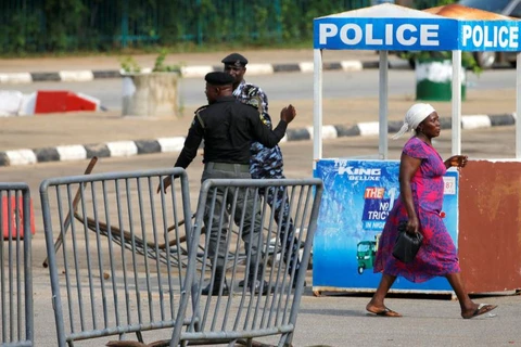 Quốc hội Nigeria bị phong tỏa sau khi xảy ra một vụ nổ súng